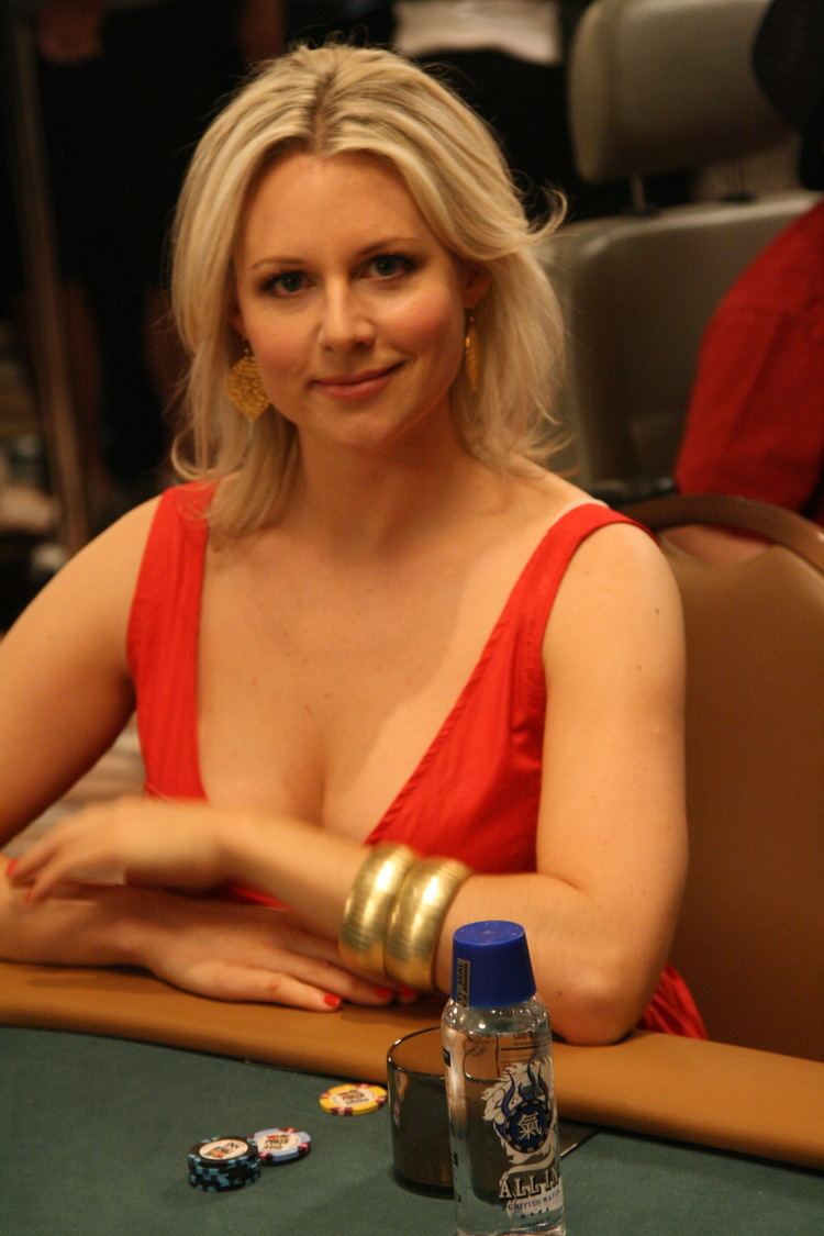 Abi Titmuss httpsuploadwikimediaorgwikipediacommons22