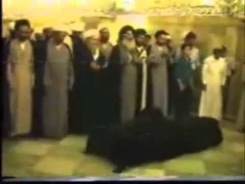 Abu al-Qasim al-Khoei Funeral of Ayatollah Sayyid Abul Qasim alKhoei ra YouTube