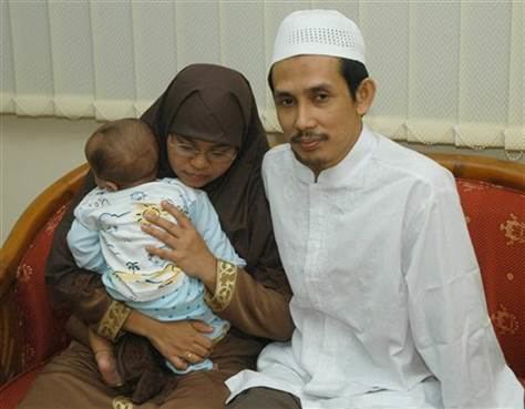 Abu Dujana (Jemaah Islamiah) Foreign help key in Indonesian arrests World news
