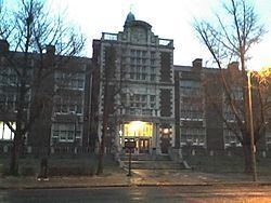 Academy, St. Louis httpsuploadwikimediaorgwikipediacommonsthu