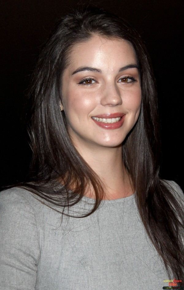 Adelaide Kane 600fulladelaidekanejpg