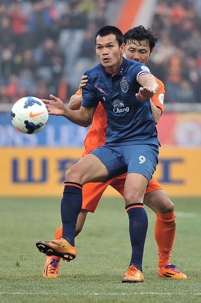 Adisak Kraisorn Adisak Kraisorn Pictures Shandong Luneng v Buriram