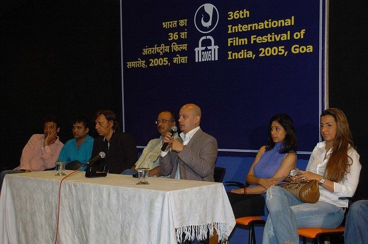 The Director Aditya Bhattacharya and Star Cast of âDubai Returnâ interacting with Media during the ongoing 36th International Film Festival of India â 2005 in Panaji, Goa on December 3, 2005.jpg