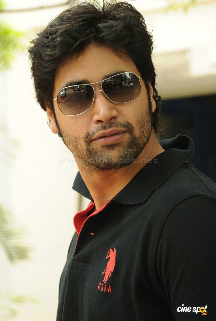 Adivi Sesh AdiviSeshatKissTrailerLaunch4JPG