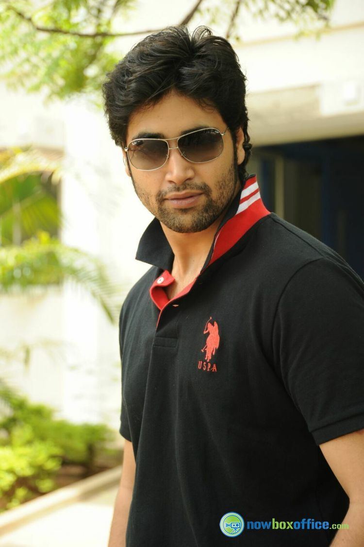 Adivi Sesh Adivi Sesh Actor Stills Adivi Sesh Photos at Kiss Trailer