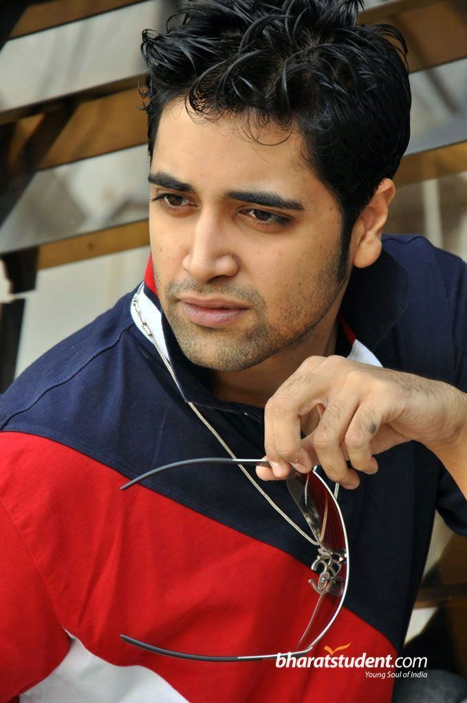 Adivi Sesh Adivi Sesh Photo Gallery Adivi Sesh Stills Adivi Sesh