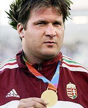 Adrian Annus imagesusatodaycomsportsphotos20040827insi