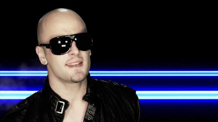 Adrian Gaxha ADRIAN GAXHA FUNDIN TEK UNE E KE OFFICIAL VIDEO YouTube