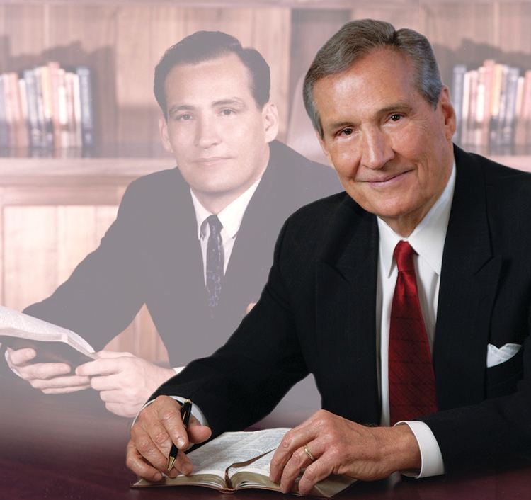 Adrian Rogers Adrian Rogers Biography
