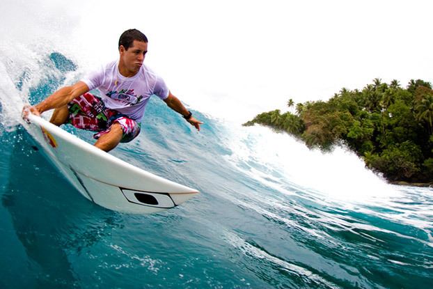 Adriano De Souza 026 Surf News February 18th 2014 Surf Splendor