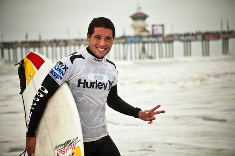 Adriano De Souza Brazilian Surfer Adriano de Souza Lands Endorsement Deal