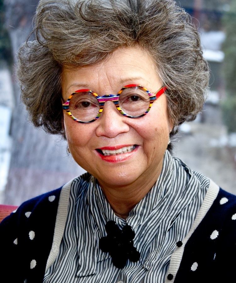 Adrienne Clarkson httpsuploadwikimediaorgwikipediacommonsdd