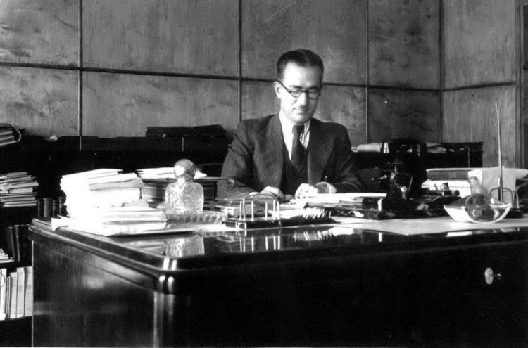 Ahmad Matin-Daftari FileAhmad MatinDaftari in his office1938jpg Wikimedia Commons