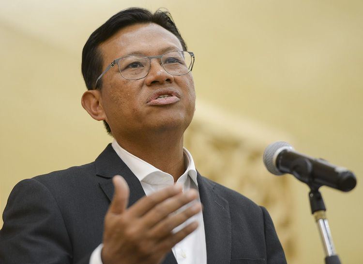 Ahmad Shabery Cheek Major Financial Scandals That Rocked Malaysia Before 1MDB Was Even A