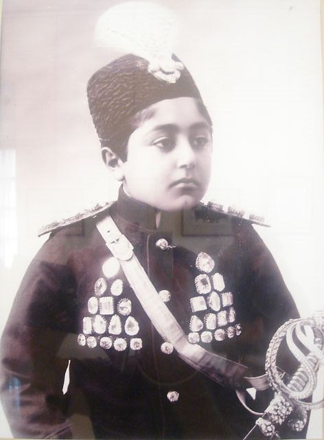 Ahmad Shah Qajar mesa revuelta The little prince