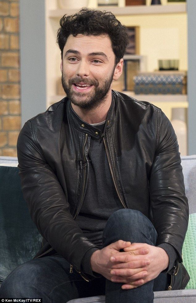 Aidan Turner Amanda Holden flirts with Poldarks Aidan Turner on This Morning