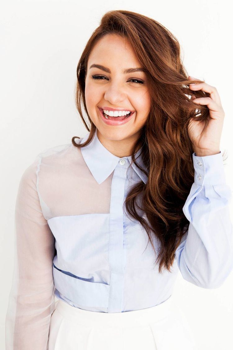 Aimee Carrero Aimee Carrero One To Watch Hollywood Young Hungry