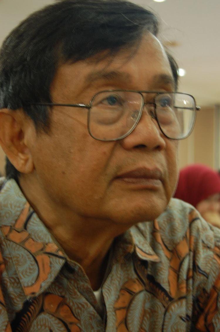 Ajip Rosidi ahdaimran Ajip Orang Sunda dan Indonesia