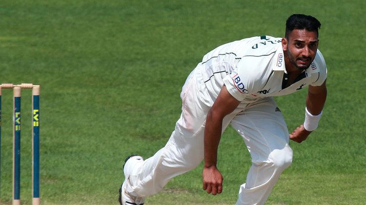 Sussex sign pace bowler Ajmal Shahzad from Nottinghamshire Cricket