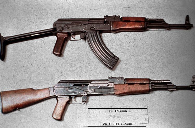 AKMS with a stamped Type 4B receiver (top) and an AK-47 with a milled Type 2A receiver (bottom)