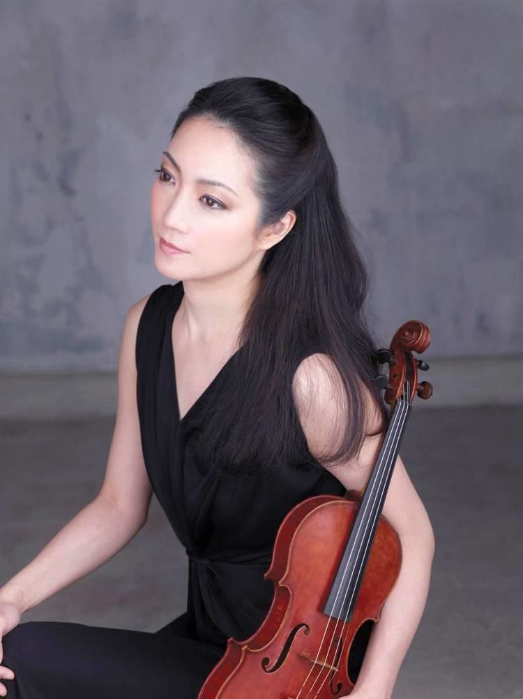 Akiko Suwanai Violinist Akiko Suwanai digs deep into Beethoven with the