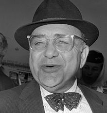 Akim Tamiroff httpsuploadwikimediaorgwikipediacommonsthu