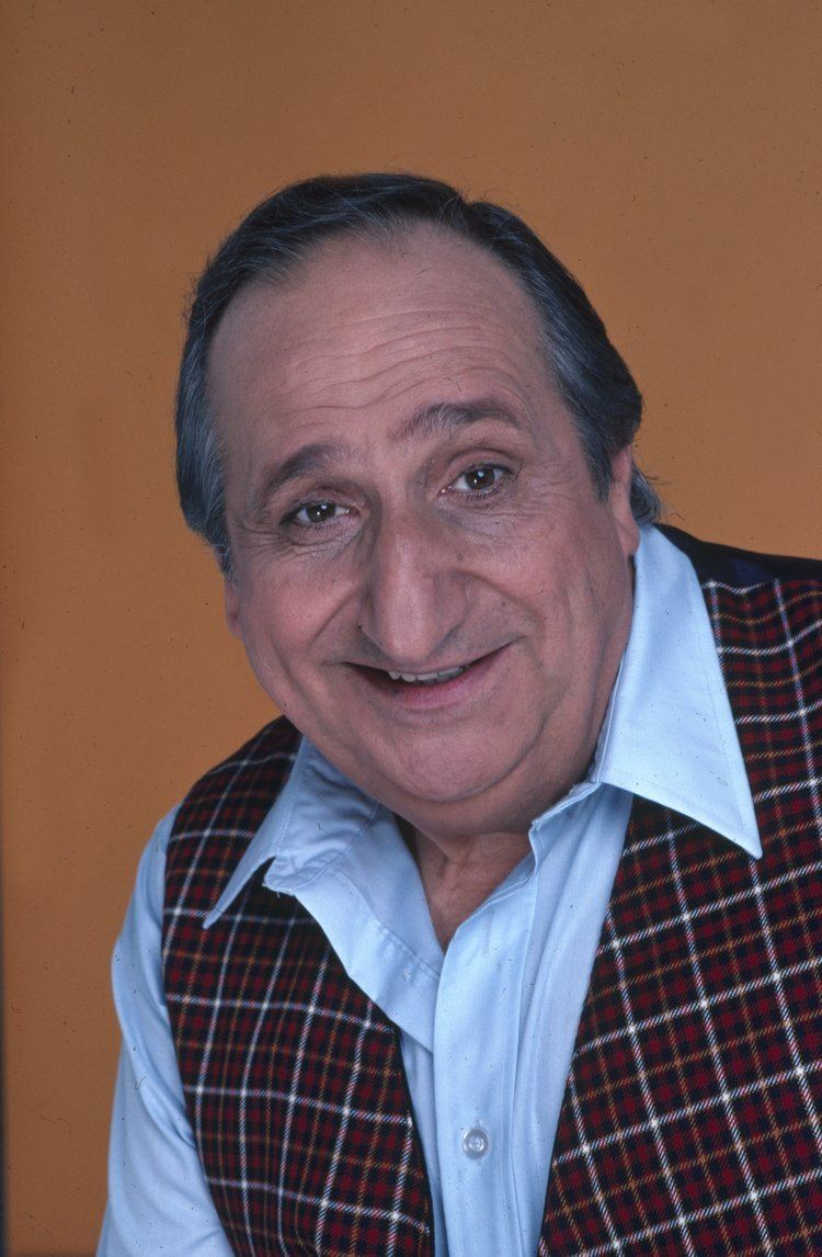 Al Molinaro Happy Days39 Actor Al Molinaro Dies At 96 Access Hollywood