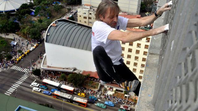 Alain Robert Alain Robert climbs 27storey Habana Libre hotel video