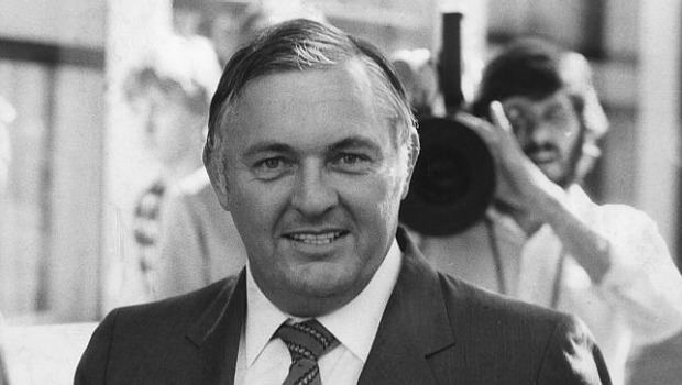 Alan Bond Cheers to the 80s Sydney bar raises a glass to Alan Bond