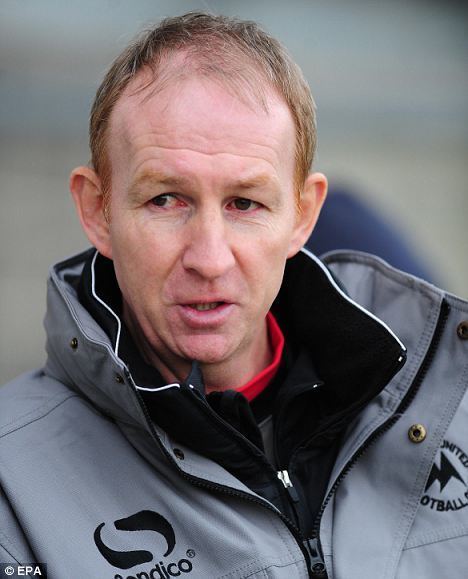 Alan Knill Alan Knill named new Torquay boss after preserving League
