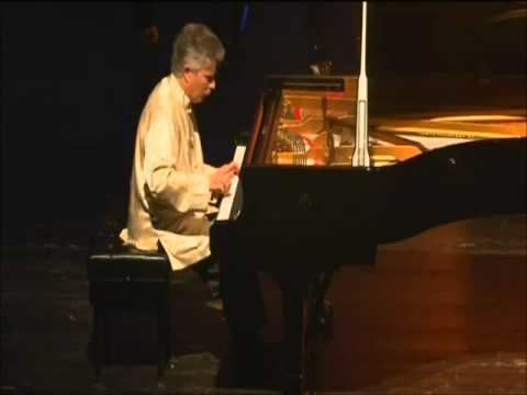 Alan Weiss (musician) Alan Weiss plays Recuerdos de la Alhambra by Trrega Weiss YouTube