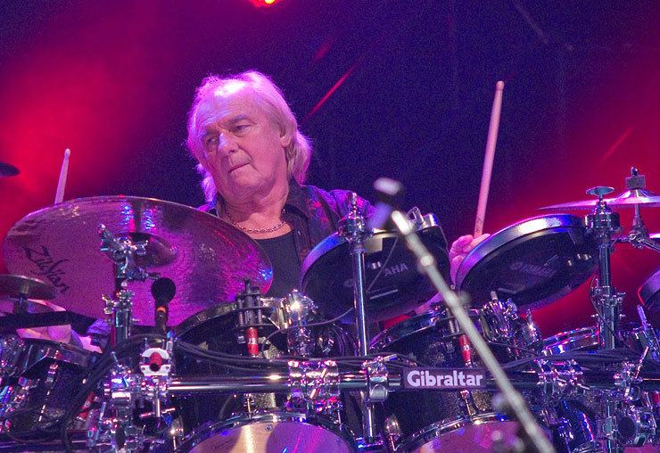 Alan White (Yes drummer) Drummerworld Alan White