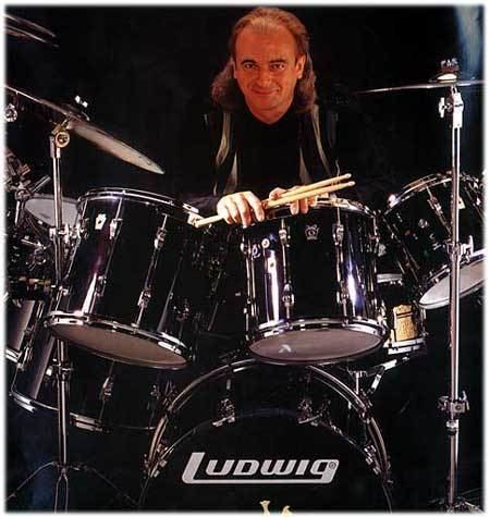 Alan White (Yes drummer) Drummerworld Alan White