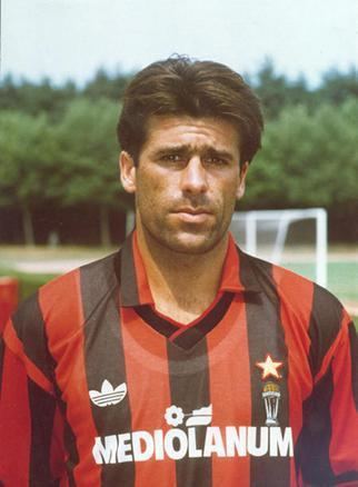 Alberigo Evani Alberigo Evani at Milan from 1980 1993 AC Milan Pinterest