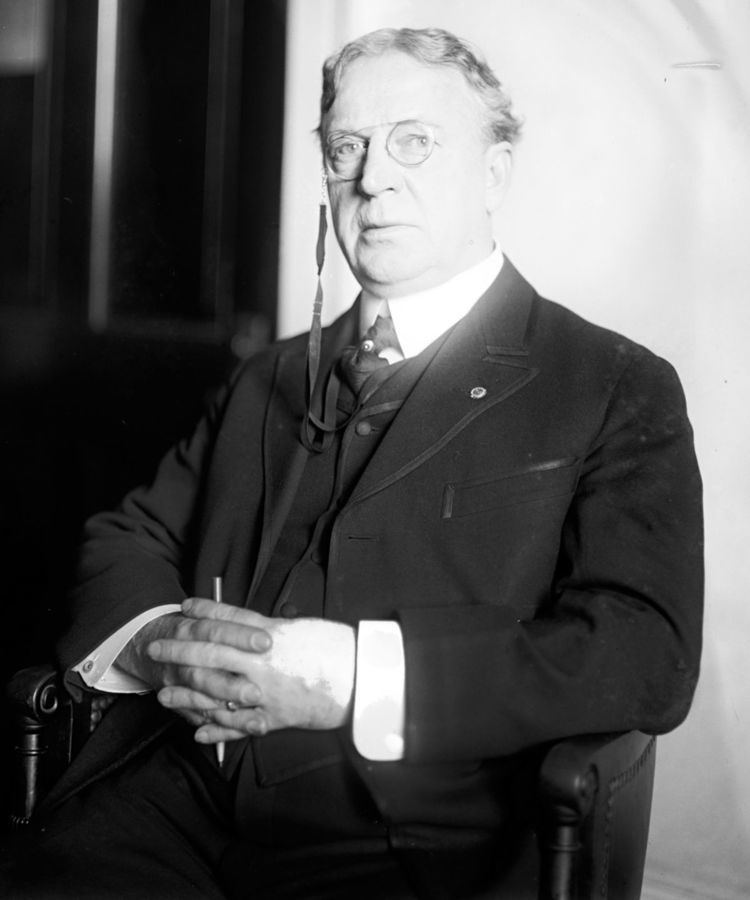 Albert Johnson (congressman) httpsuploadwikimediaorgwikipediacommonsthu