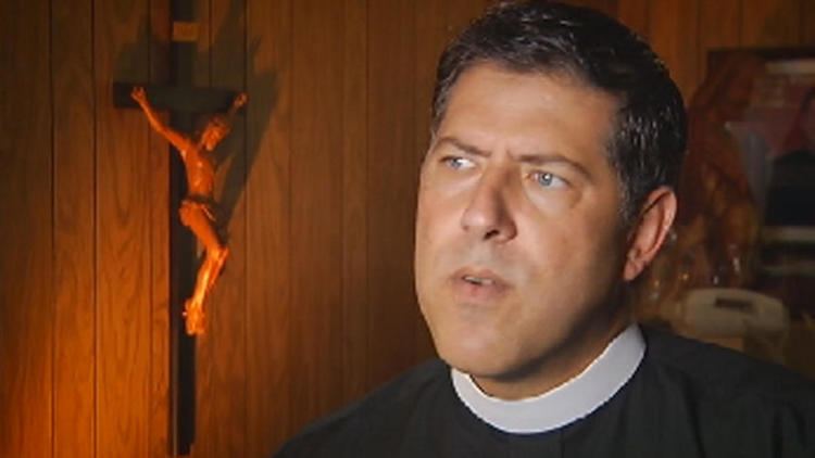 Alberto Cutie Father Alberto Cuti Doesn39t Believe Catholic Church Will