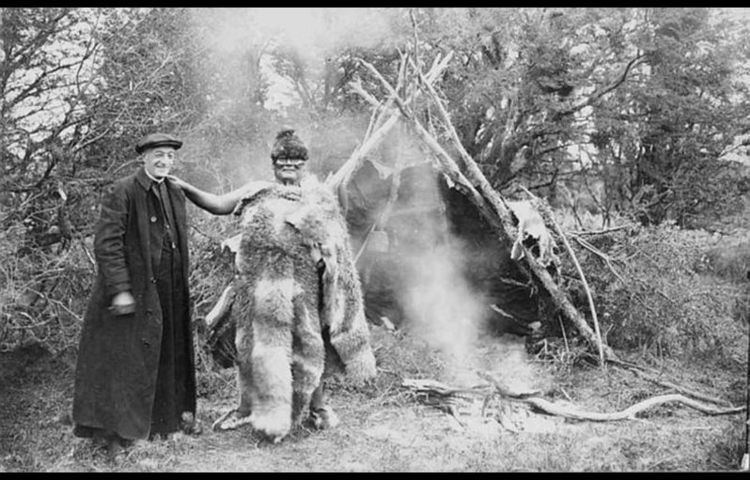 Alberto Maria De Agostini Le immagini di Padre Patagonia in mostra a Breuil