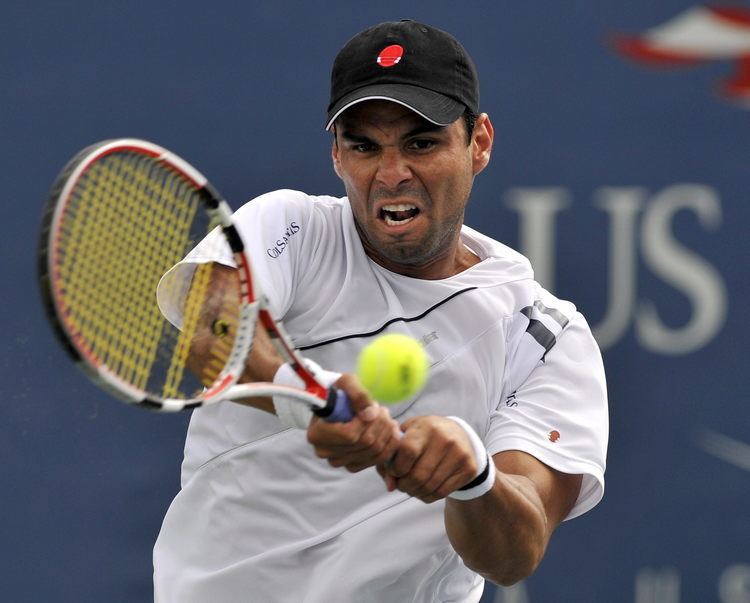 Alejandro Falla Alejandro Falla clasifica a cuarta ronda de Roland Garros