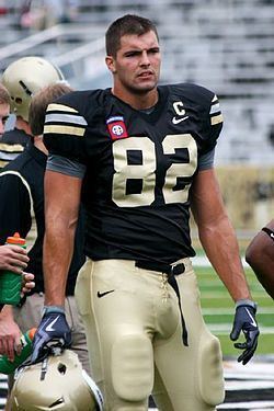 Alejandro Villanueva (American football) httpsuploadwikimediaorgwikipediacommonsthu