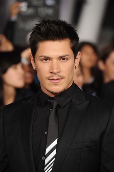 Alex Meraz Alex Meraz Photos The Premiere of 39Breaking Dawn39 Zimbio