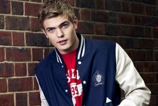 Alex Roe Alex Roe To Star In Horror Prequel Rings