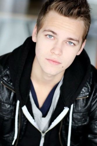 Alexander Calvert Anarky Comes to Arrow in Season Four Geek Girl Authority