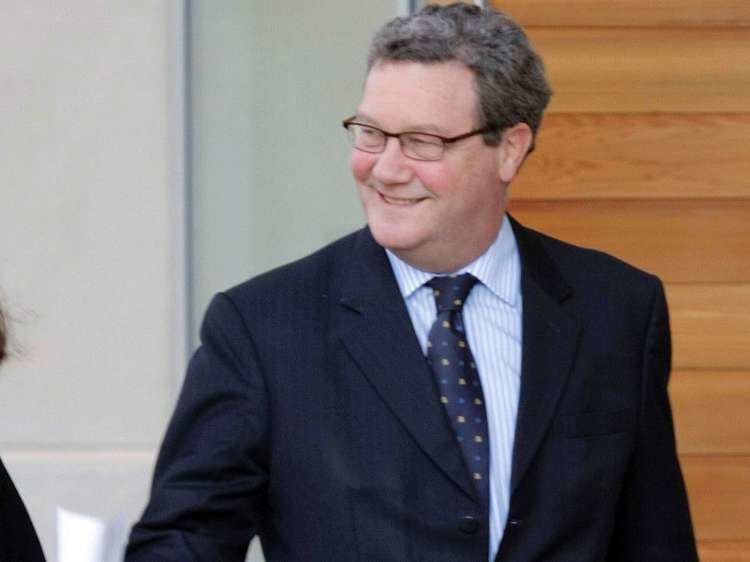Alexander Downer AM Business needs to lead charge for greater workplace