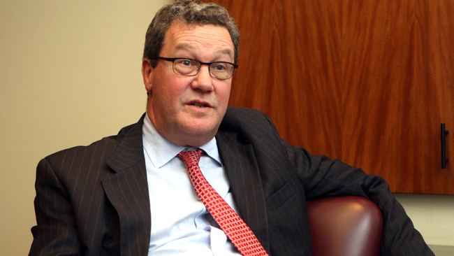 Alexander Downer Claims Isobel Redmond would step aside in favour of