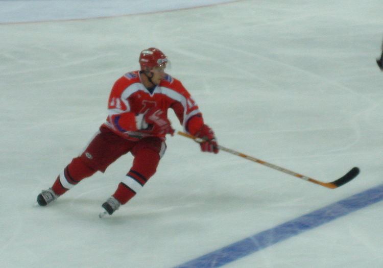 Alexander Galimov playing ice hockey for Lokomotiv Yaroslavl in 2008
