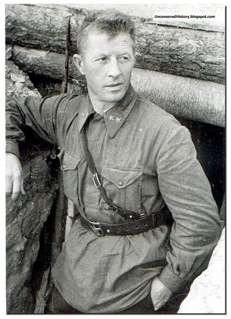Alexander Rodimtsev Alexander Rodimtsev a Soviet commander in Stalingrad STALINGRAD
