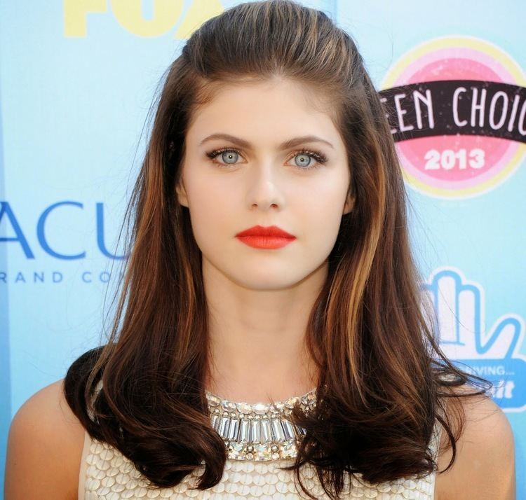 Alexandra Daddario Most Beautiful and Hot Female Actress of the World