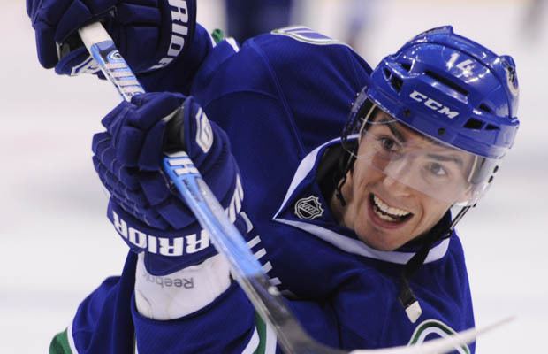 Alexandre Burrows Vancouver Canucks Alex Burrows start talks on contract