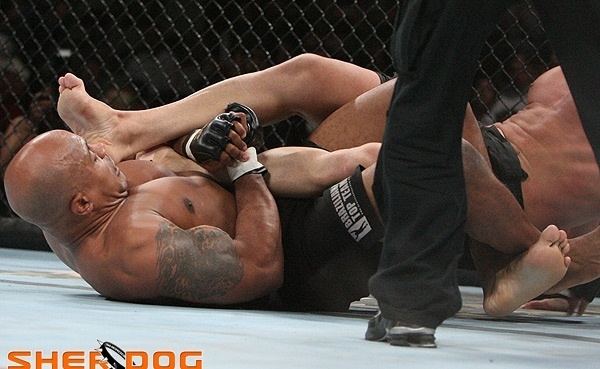 Alexandre Ferreira (fighter) Alexandre Cacareco cortado do UFC MMA by Neko