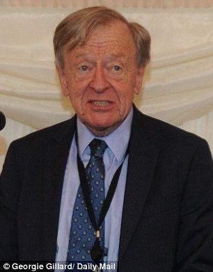 Alf Dubs, Baron Dubs Lord Alf Dubs plan to allow in 3000 child refugees voted in by